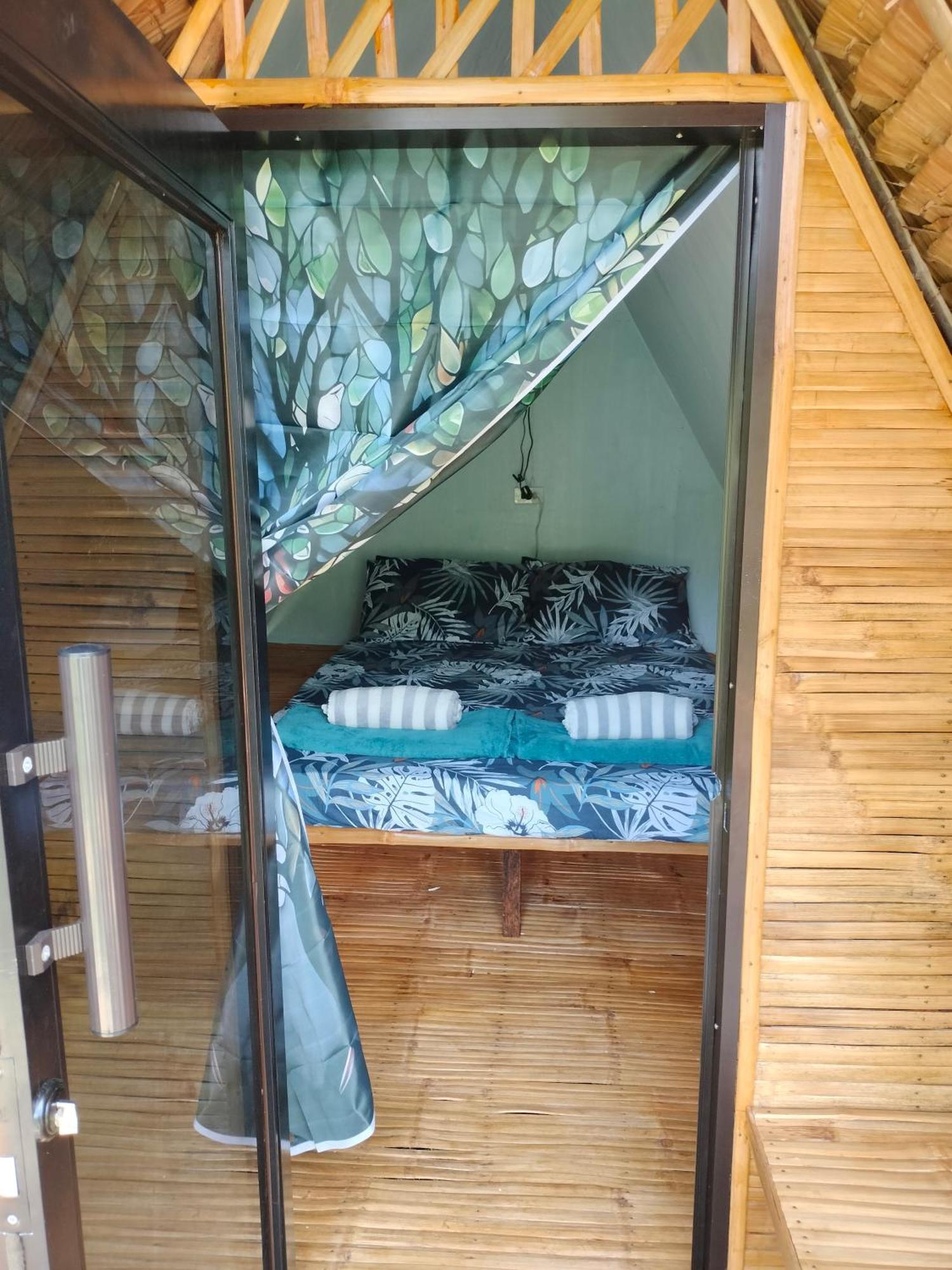 Riu Del Mar Hostel Dauis Екстер'єр фото